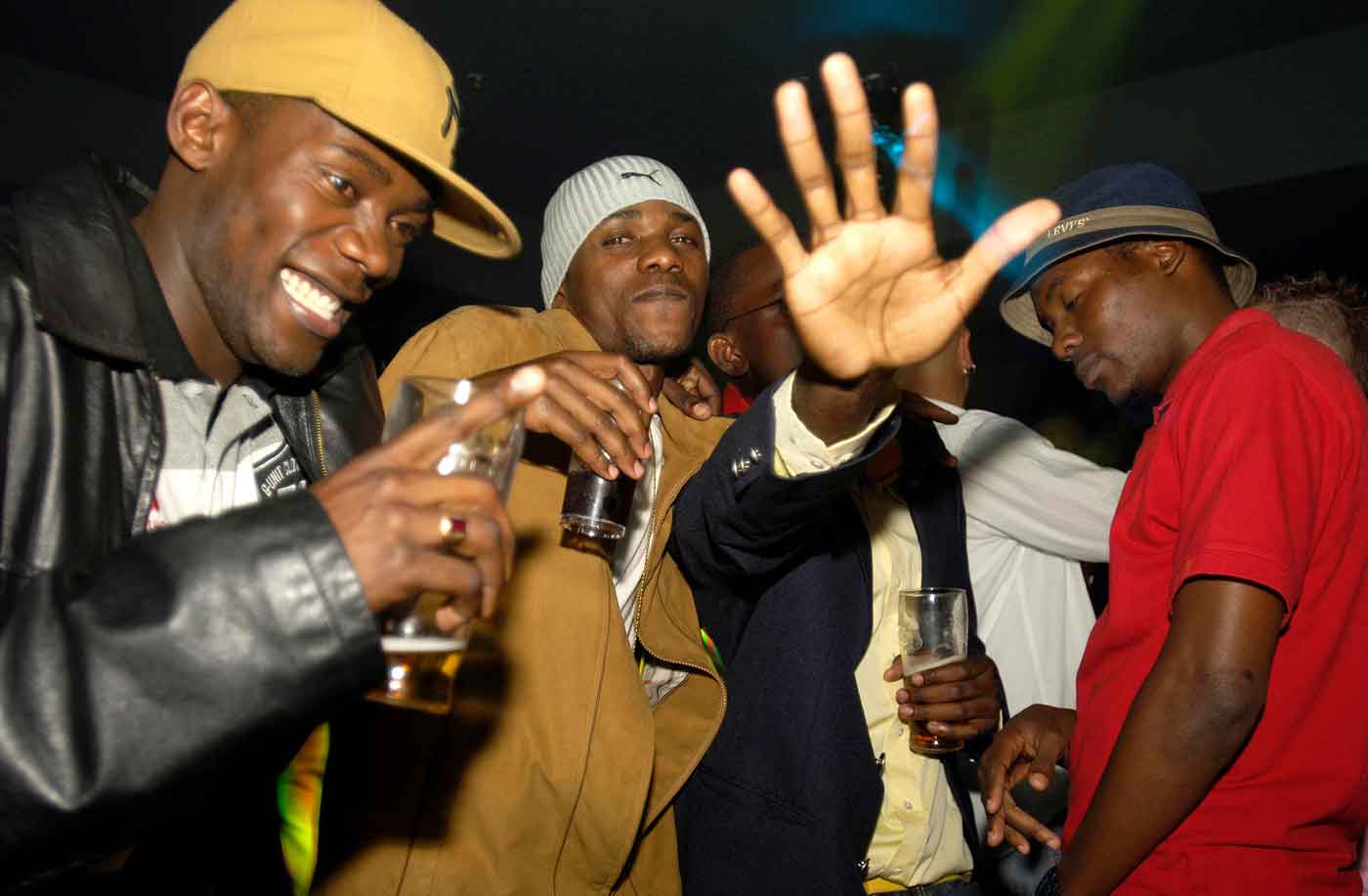 Reportage Photography: males hip-hop culture